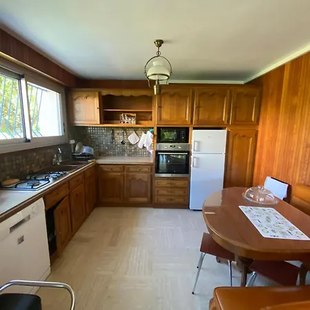 4* Proche Centre Et Plage. Animaux Bienvenus Villa